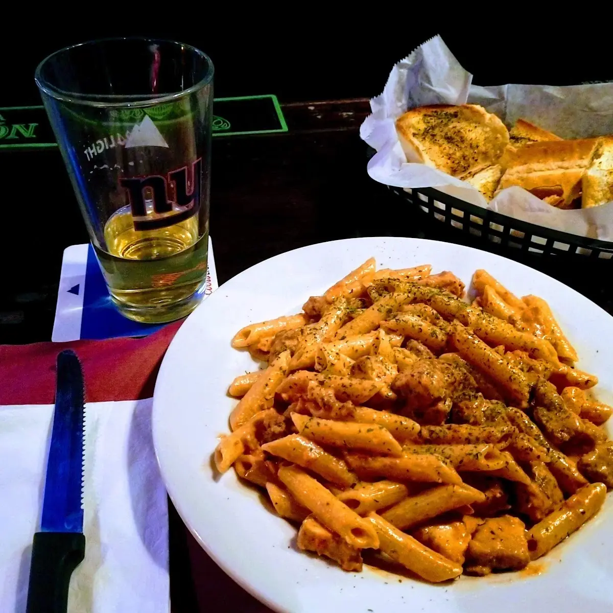 Chicken Penne Alla Vodka w Garlic Bread