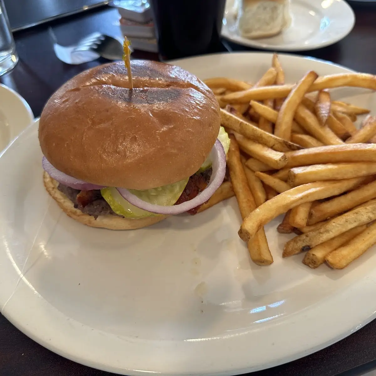 Bison Burger w Fries