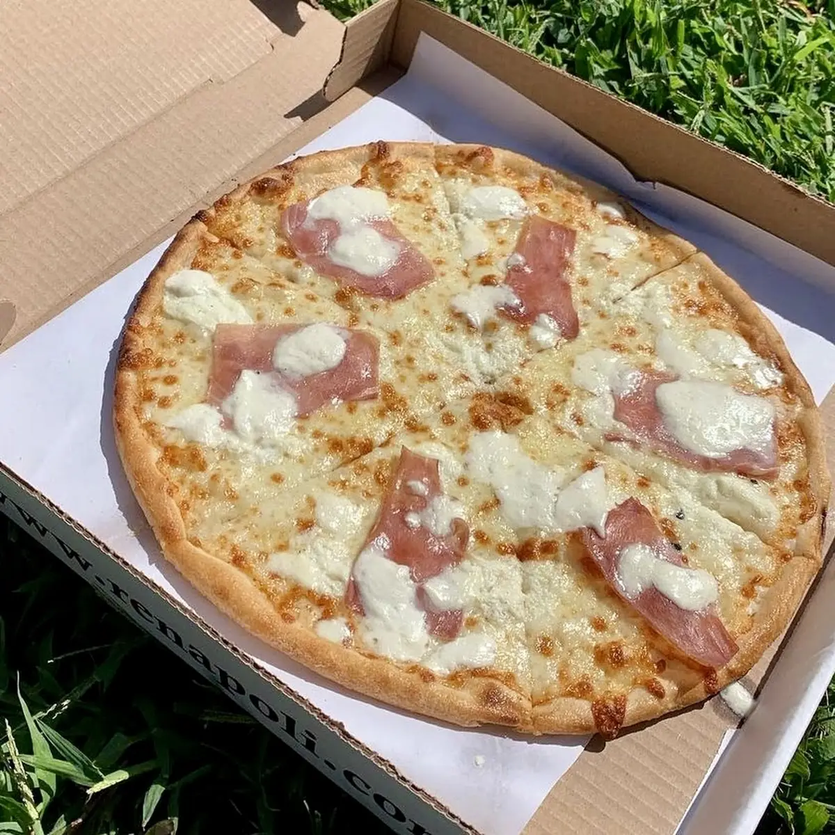 Burrata and Prosciutto Pizza