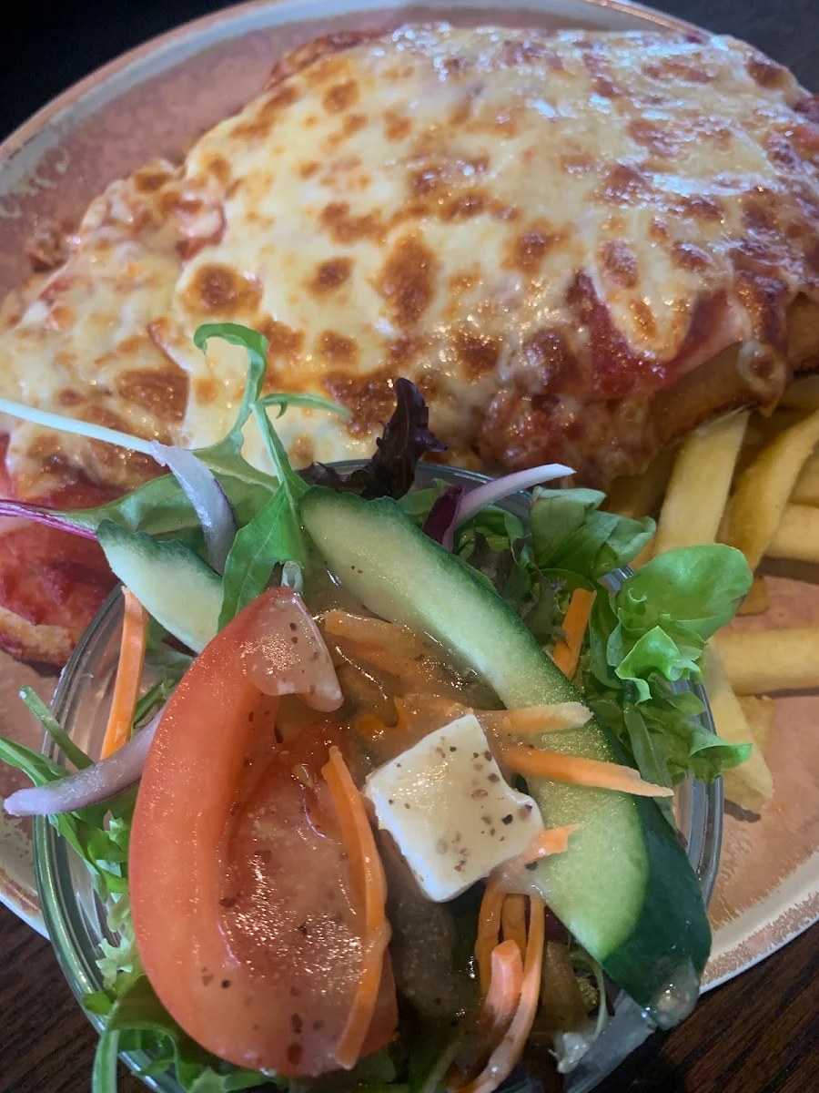 Chicken Parma, The Commo (Commun Na Feinne) Hotel