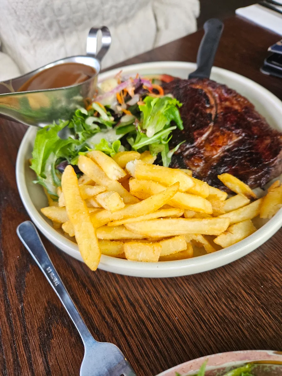 Scotch Fillet Chips and Salad, The Commo (Commun Na Feinne) Hotel