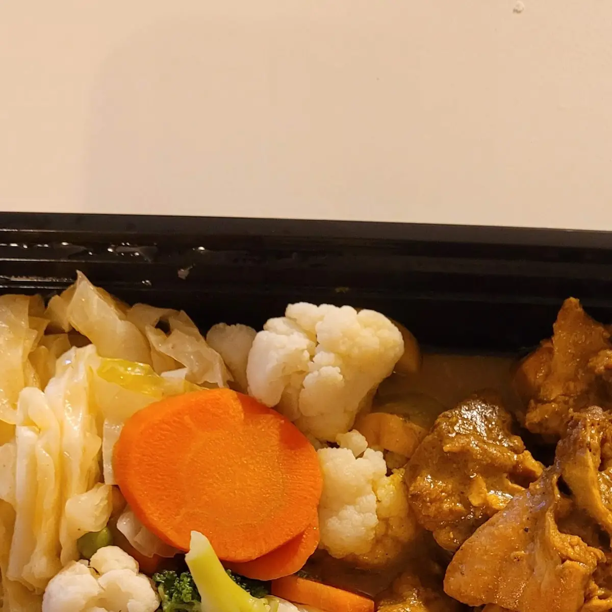 Curry Chicken with Streamed Cabbage and Mixed Vegetables