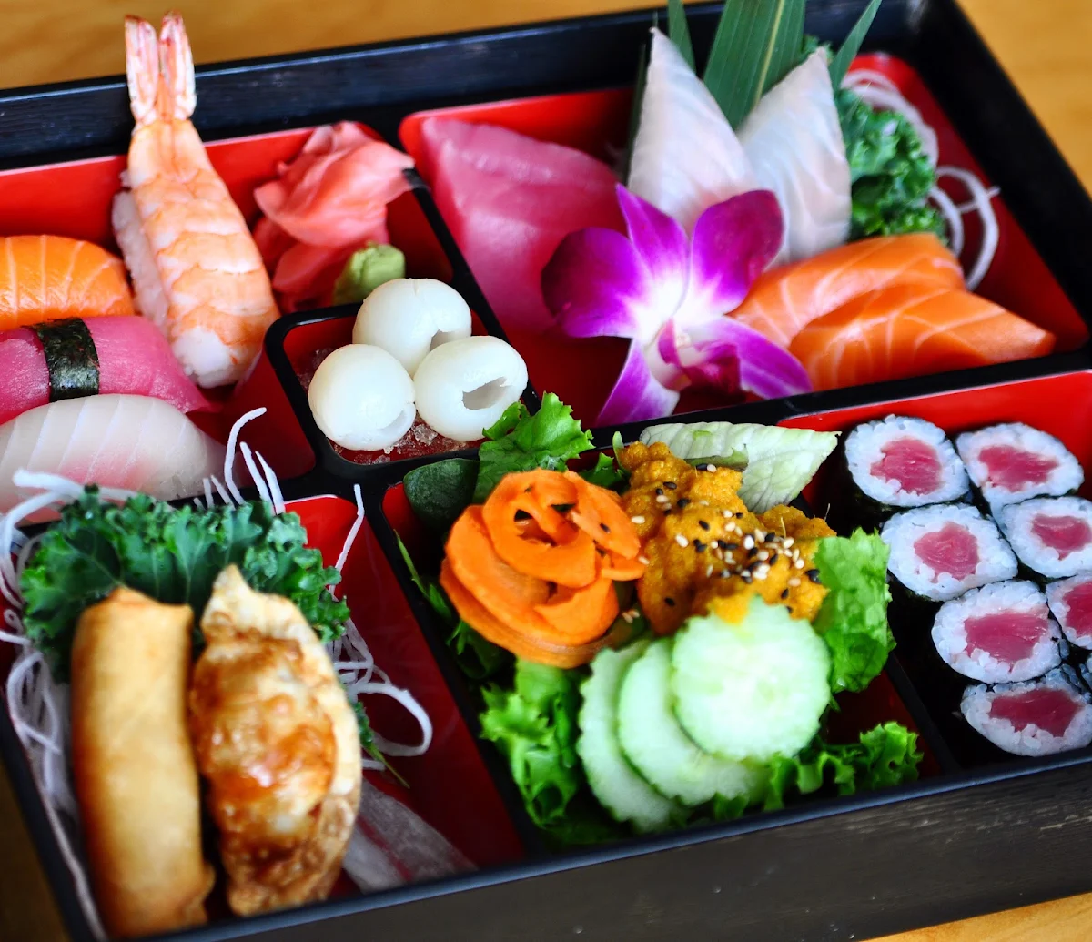 Sushi & Sashimi Bento