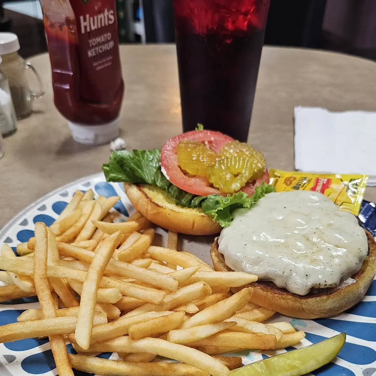 Cheeseburger with Fries