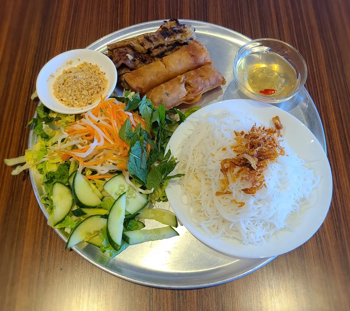 Com Thit Nuong Cha Gio