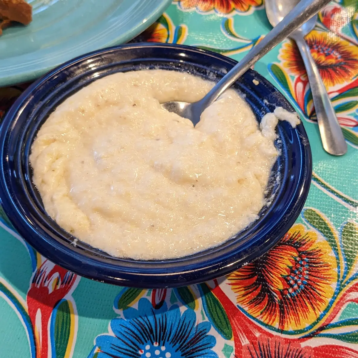White Cheddar Cheese Grits