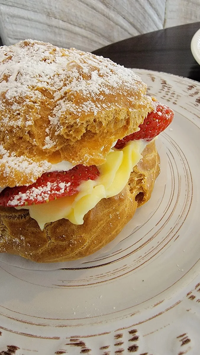 Strawberry Creme Puff