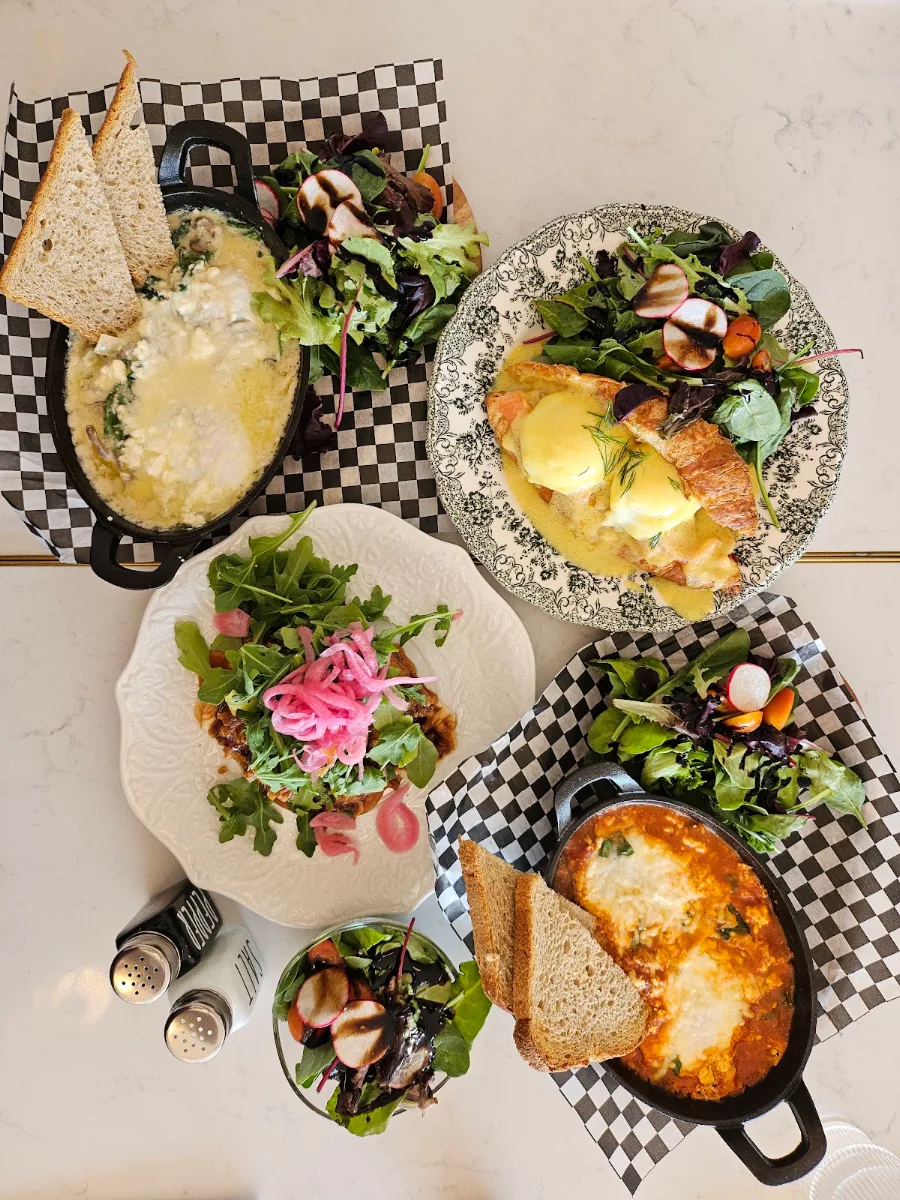 Highlights, Cafe Atelier