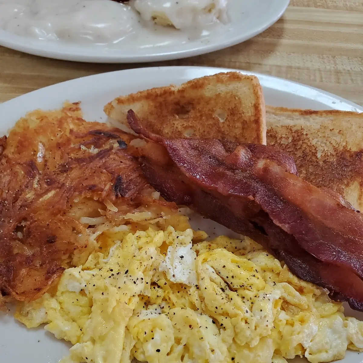 Scrambled Eggs with Bacon and Hash Browns