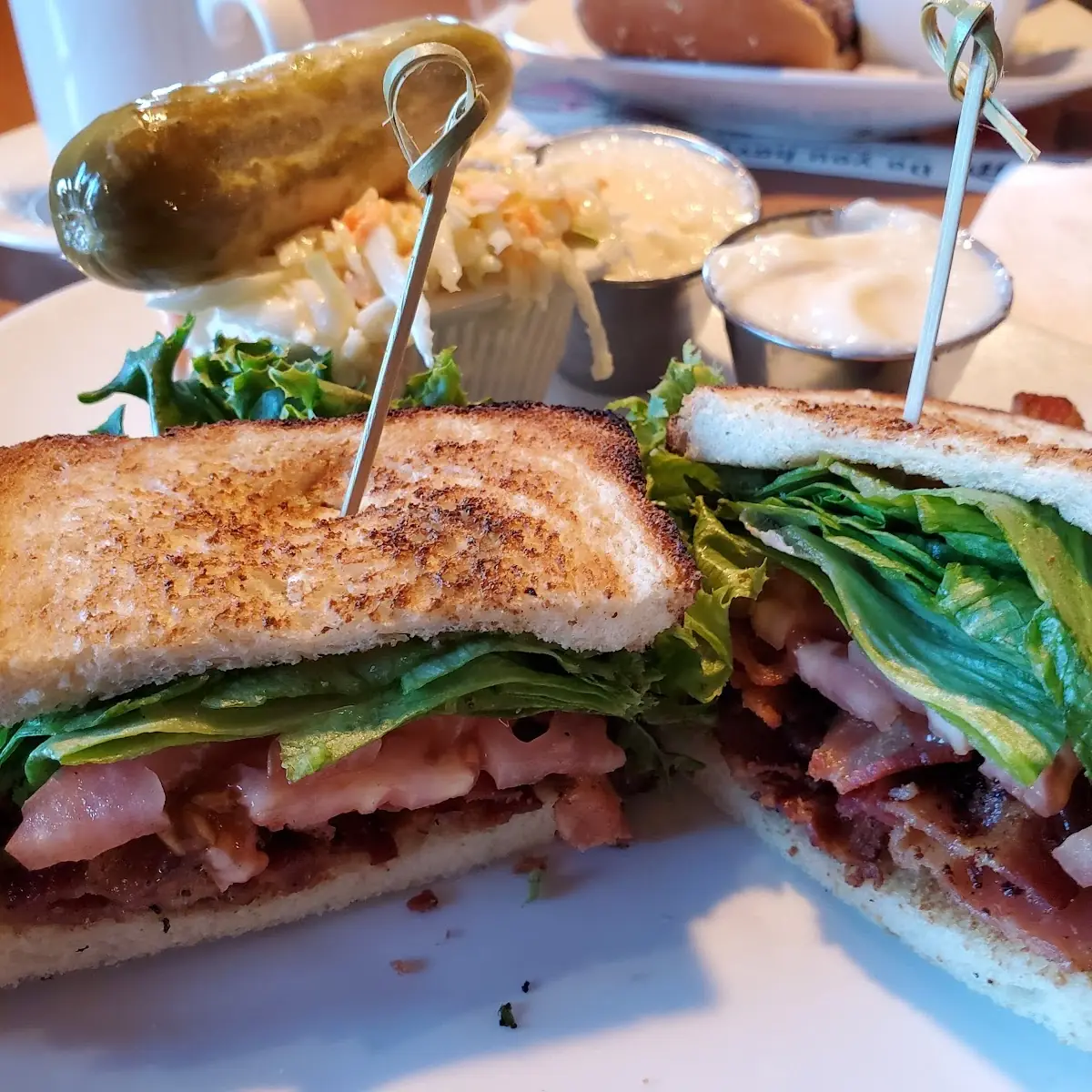 blt Sandwich with Coleslaw
