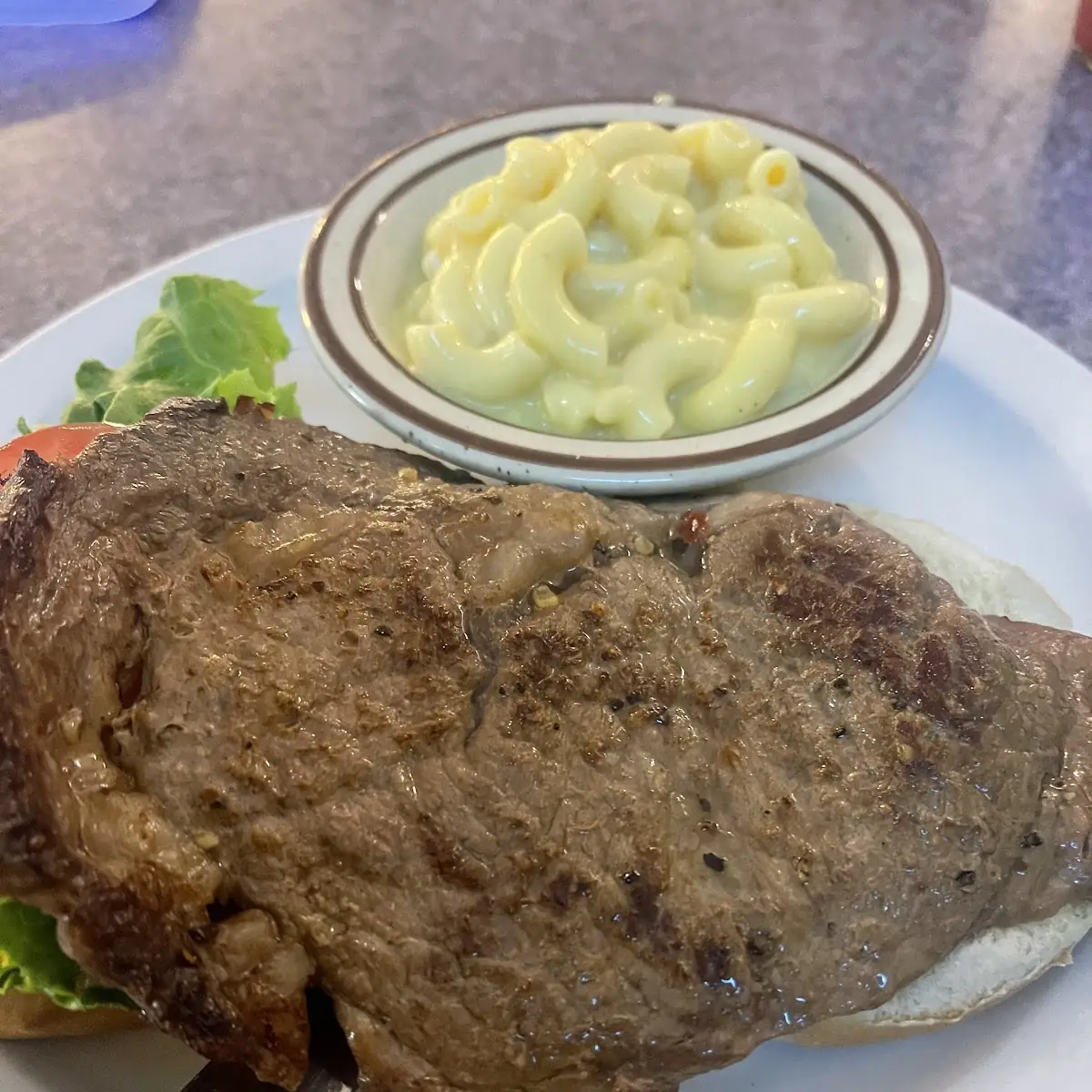Steak Sandwich with Mac N Cheese
