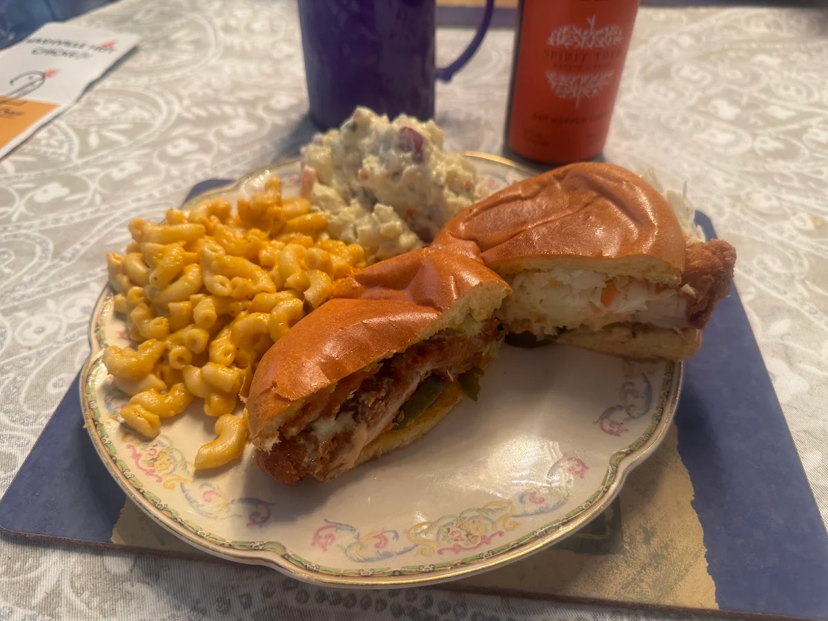 Chicken Sandwich with Mac and Cheese