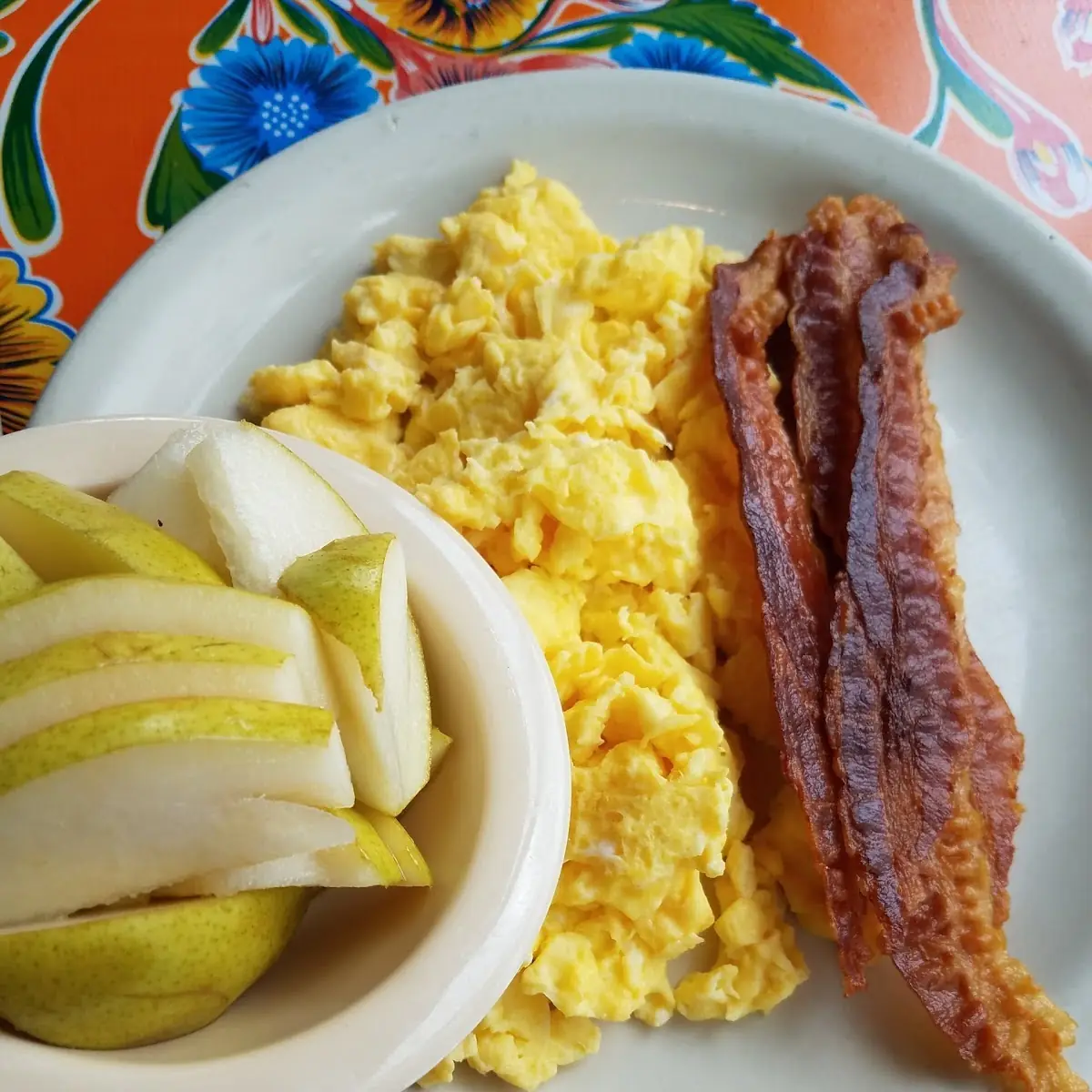 Bacon Scrambled Eggs with Fresh Pear