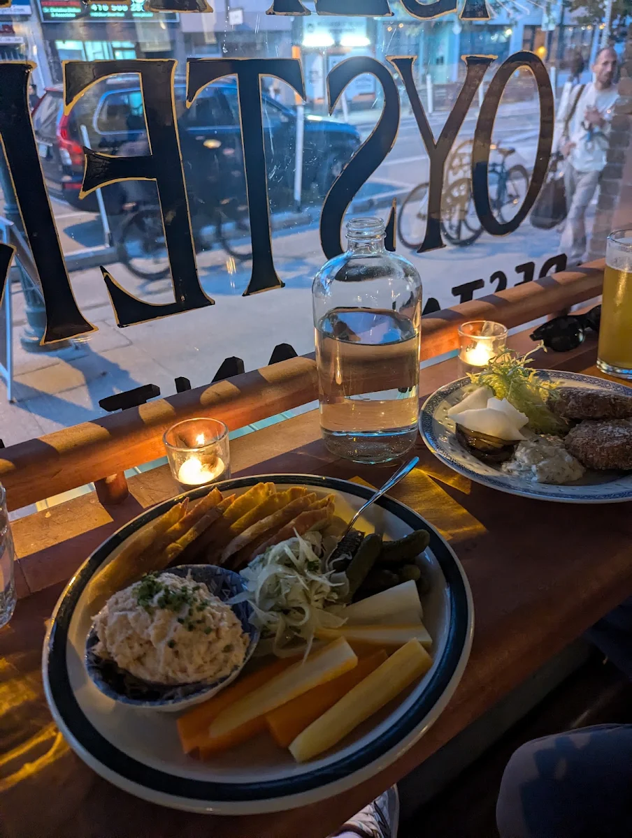 Highlights, Island Oysters Restaurant & Bar