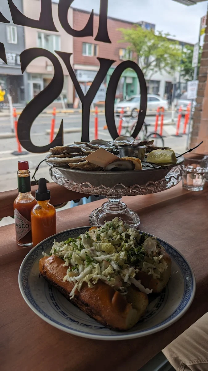 Highlights, Island Oysters Restaurant & Bar