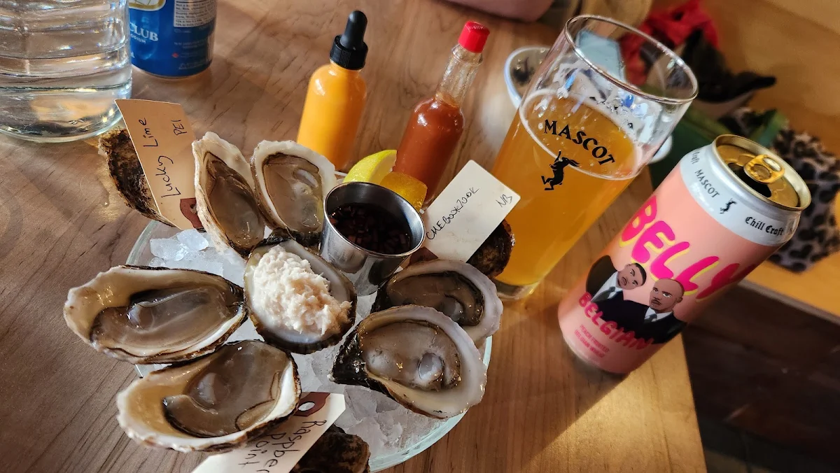 Mixed Oysters, Island Oysters Restaurant & Bar