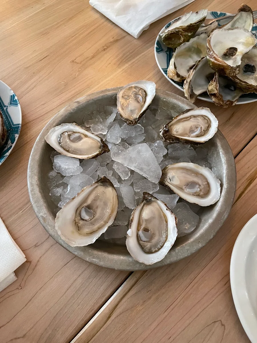 West Coast Oysters, Island Oysters Restaurant & Bar