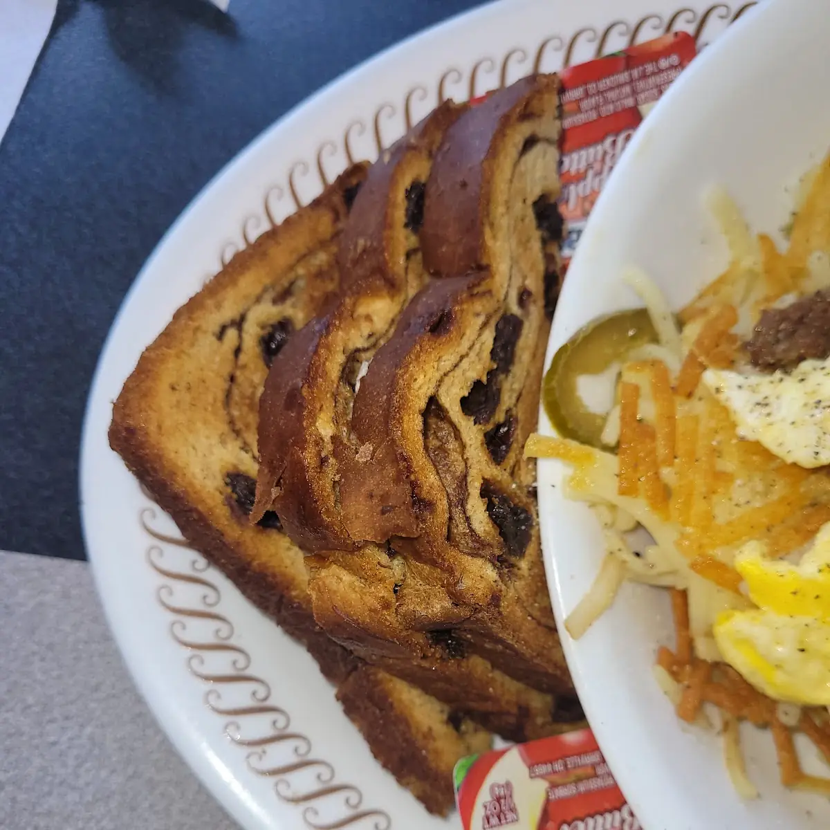 Hashbrown Bowl with Raisin Toast
