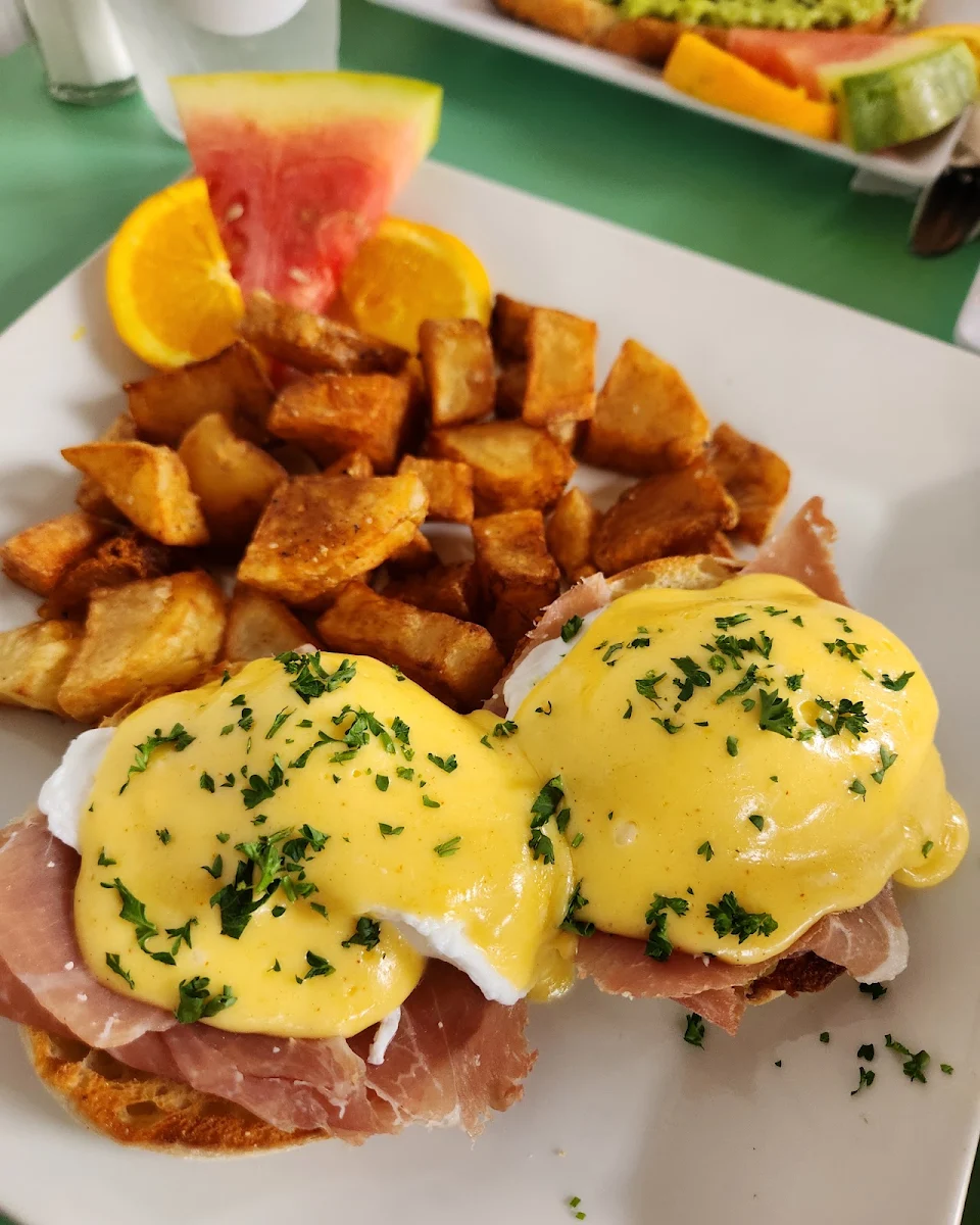 Eggs Benedict