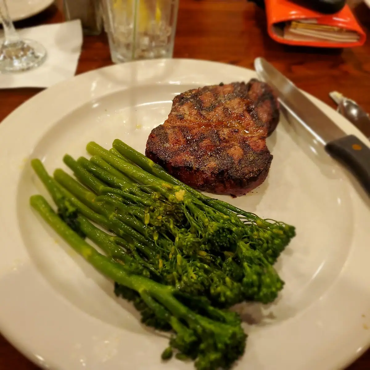 Filet Mignon 8oz with Broccolini