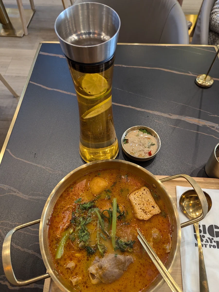 Big Way Hot Soup, Big Way Hot Pot (Kerrisdale)
