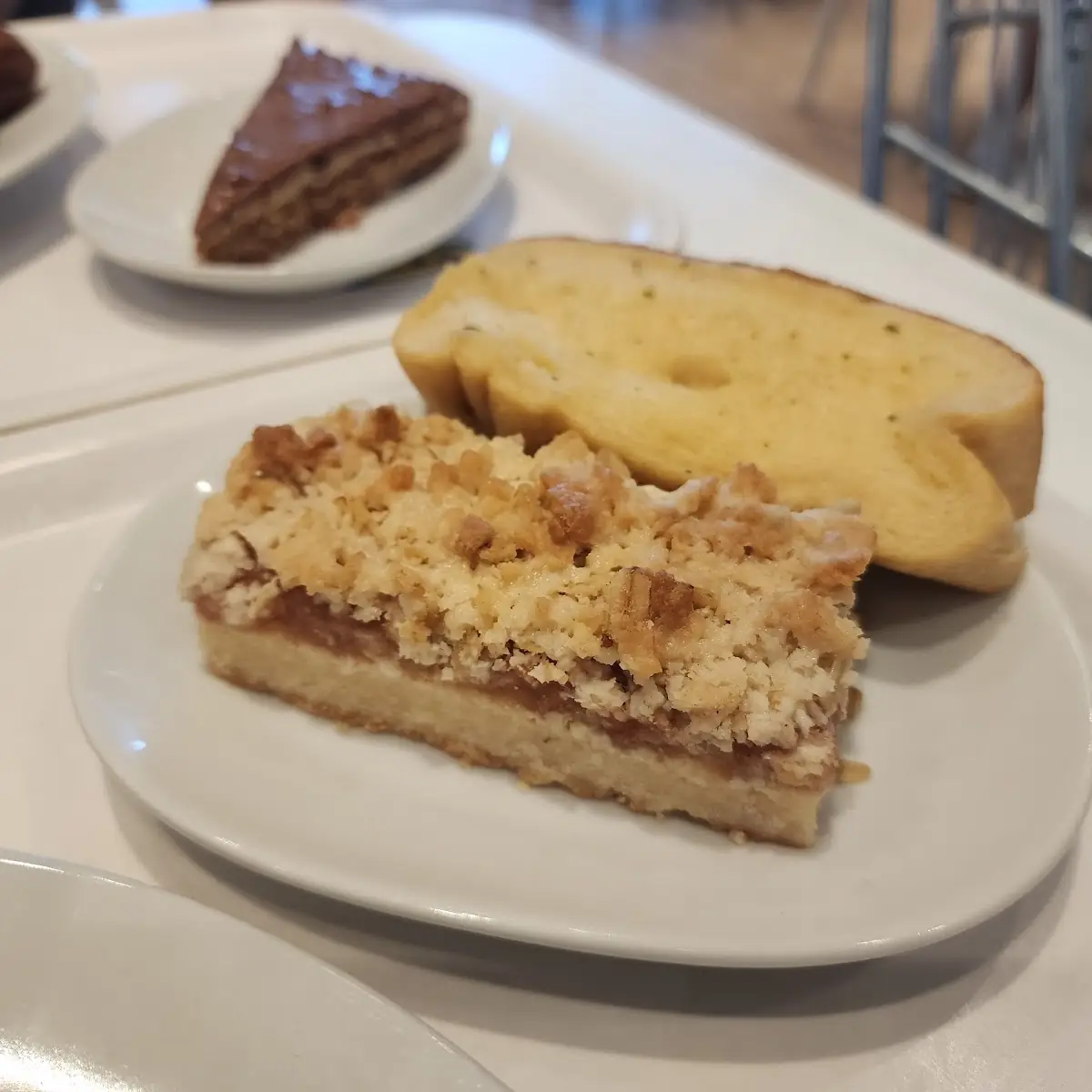 Cinnamon Apple Cake