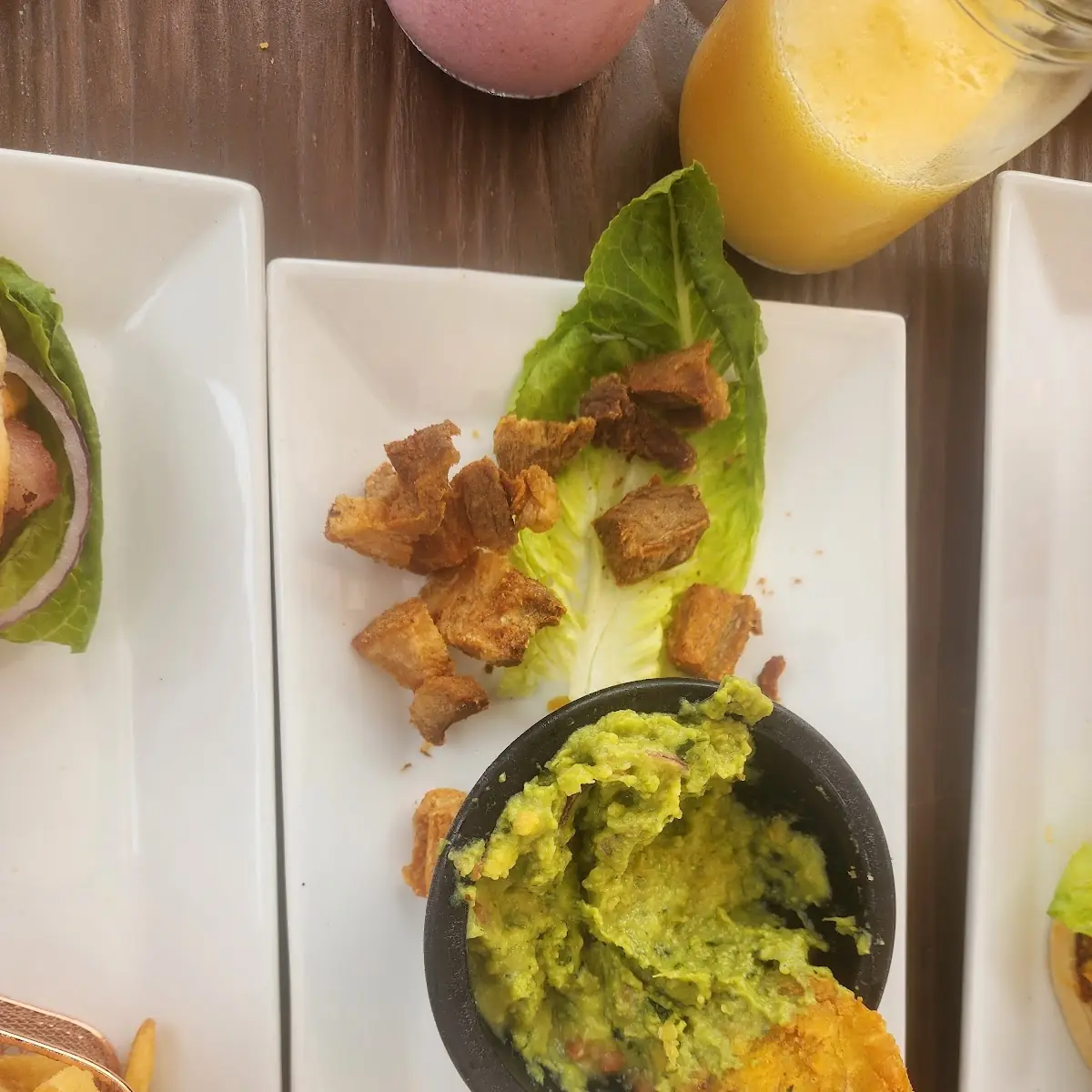 Guacamole Con Chicharrón Y Tostones