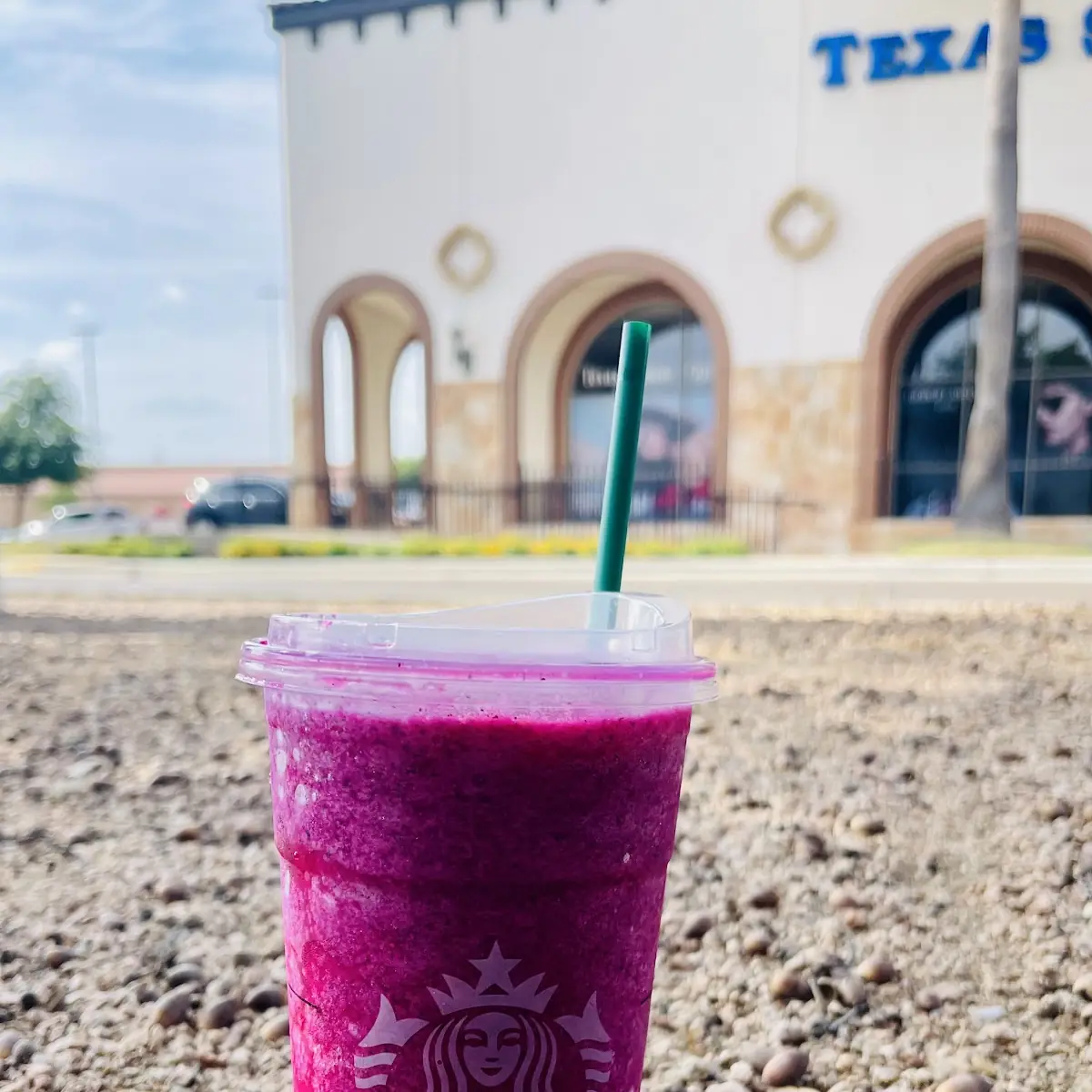 Frozen Mango Dragonfruit Lemonade Starbucks Refreshers Beverage