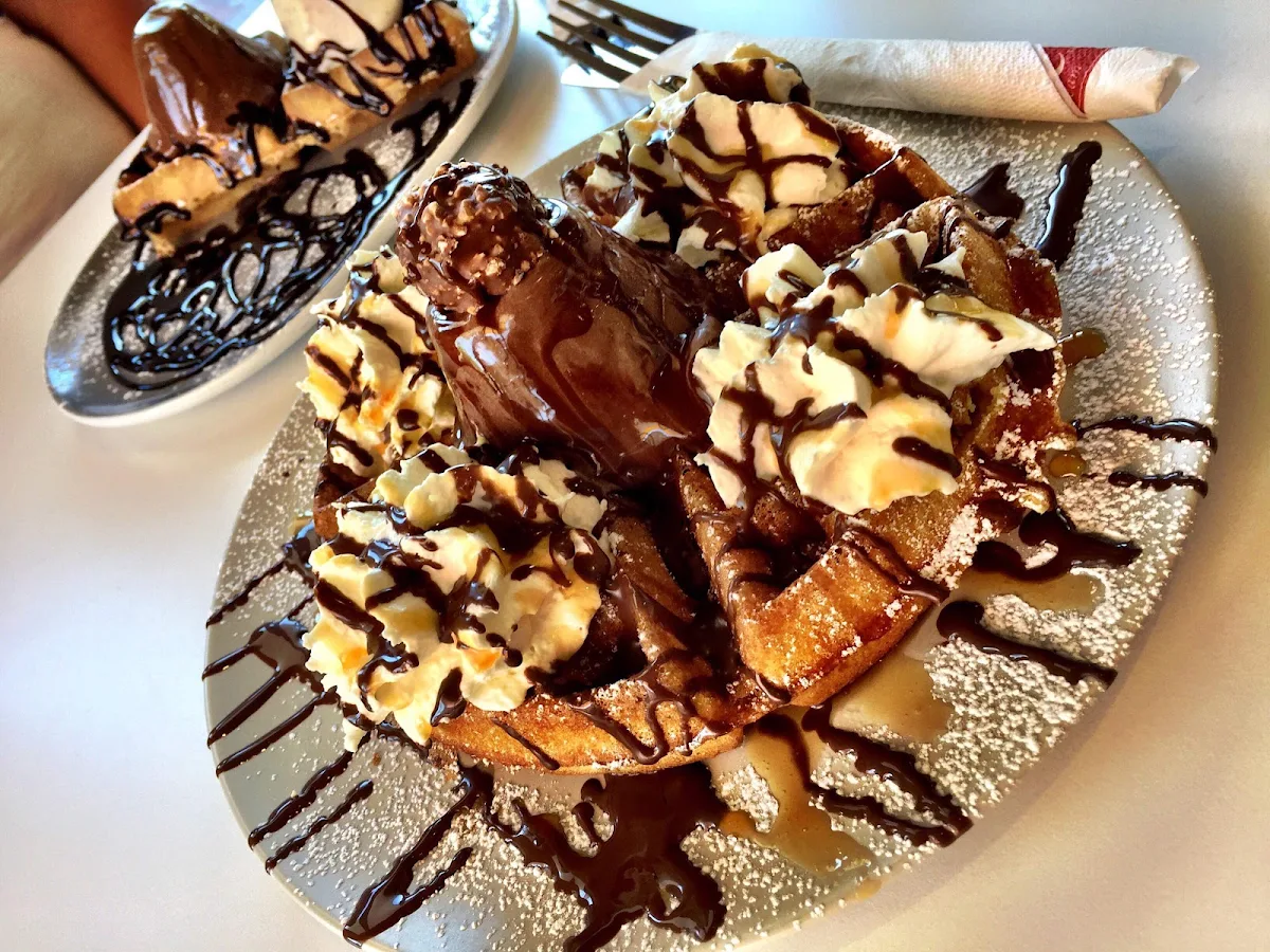 Ferrero Rocher Waffles, Geláre Applecross