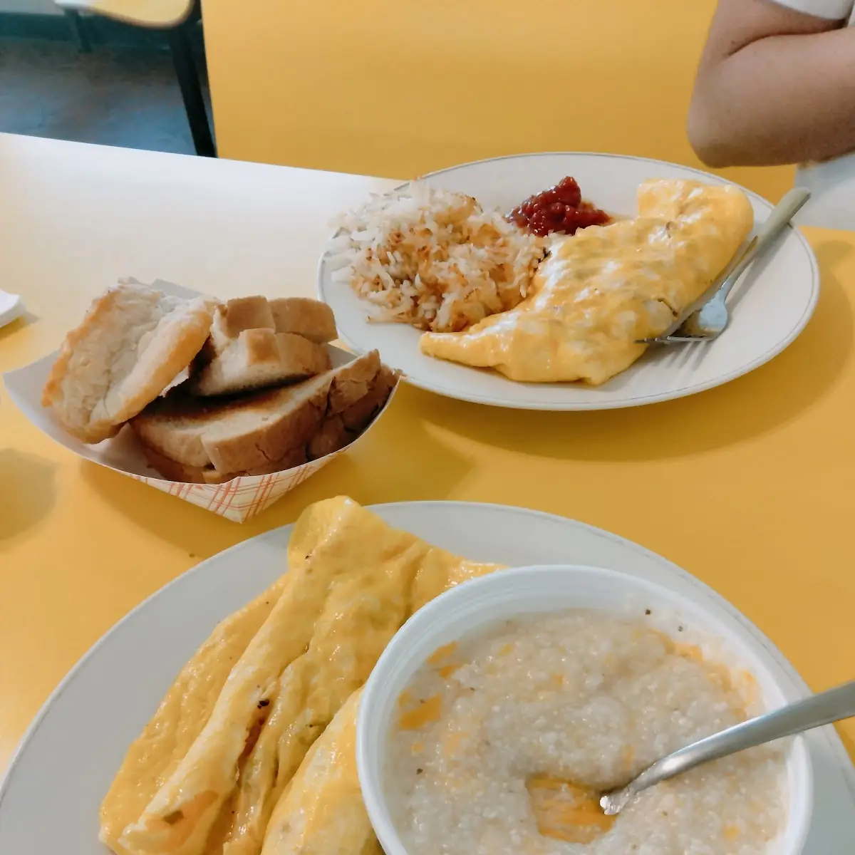 Omelette Grits Bomb Biscuit