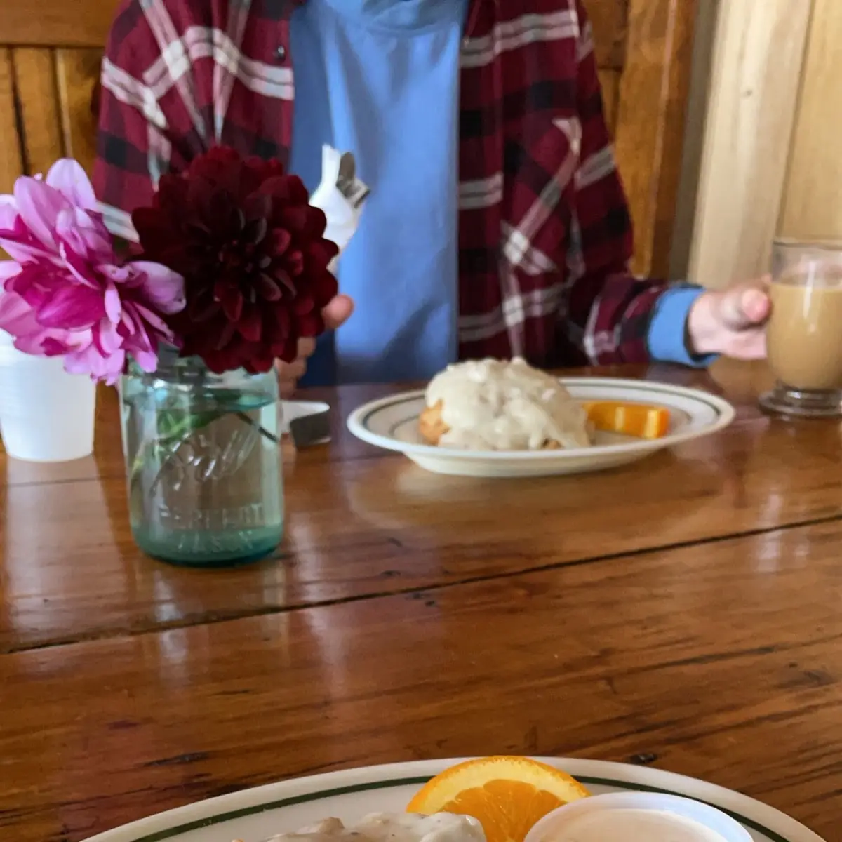Biscuits & Gravy 725