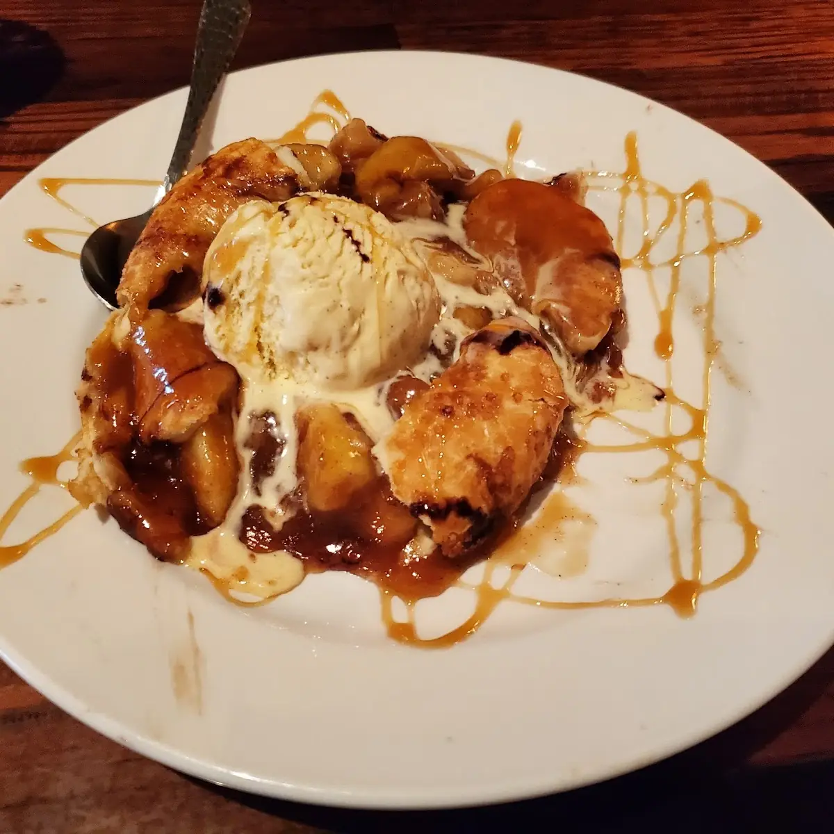 Caramel Apple Crisp a La Mode