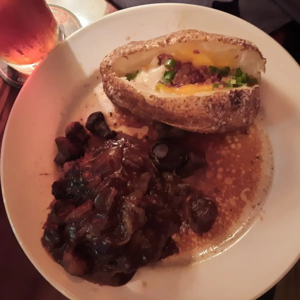 Hamburger Stean & Loaded Baked Potato