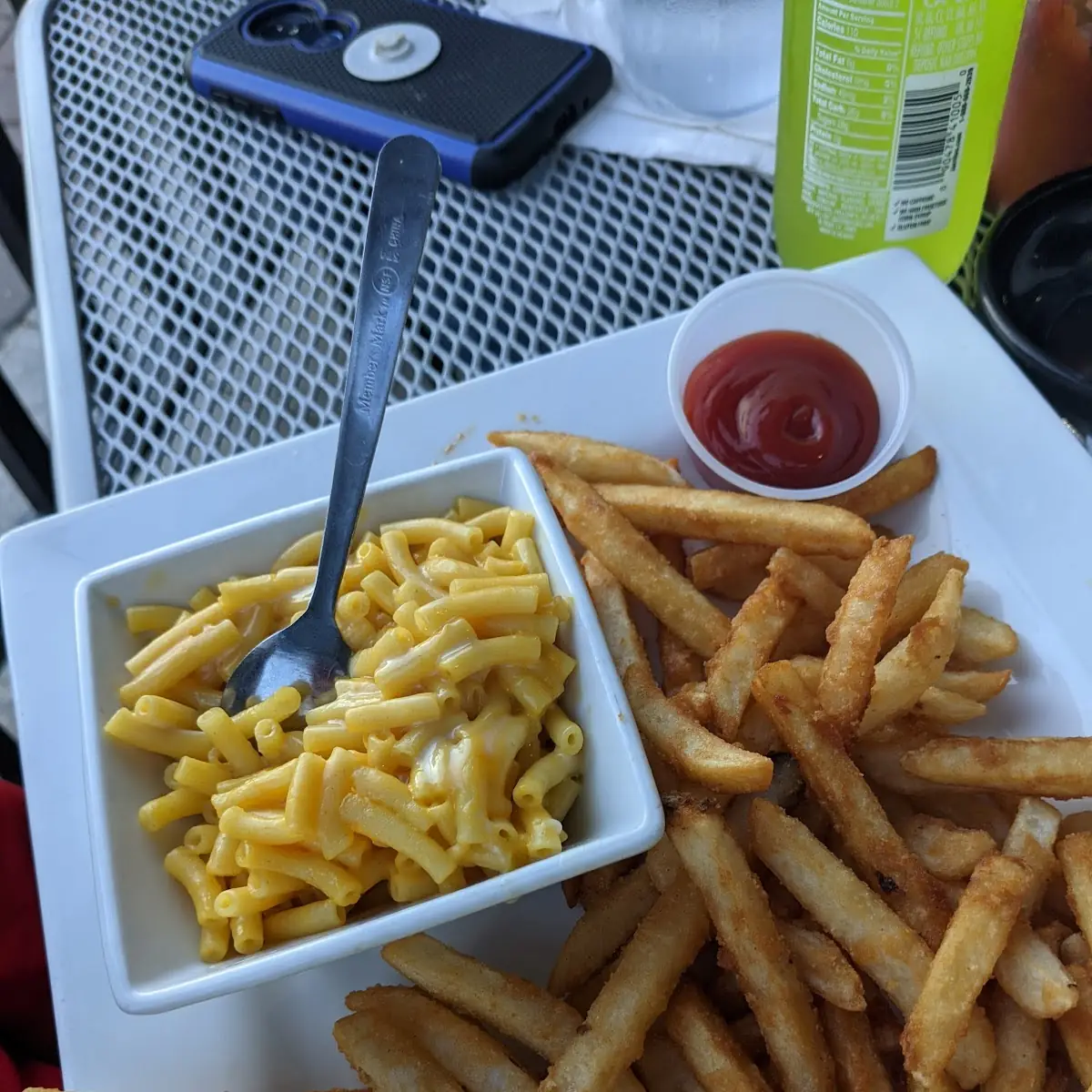 Kids Meal Mac N Cheese with Fries