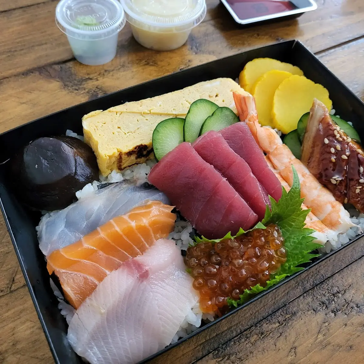 Sushi Sashimi Deluxe
