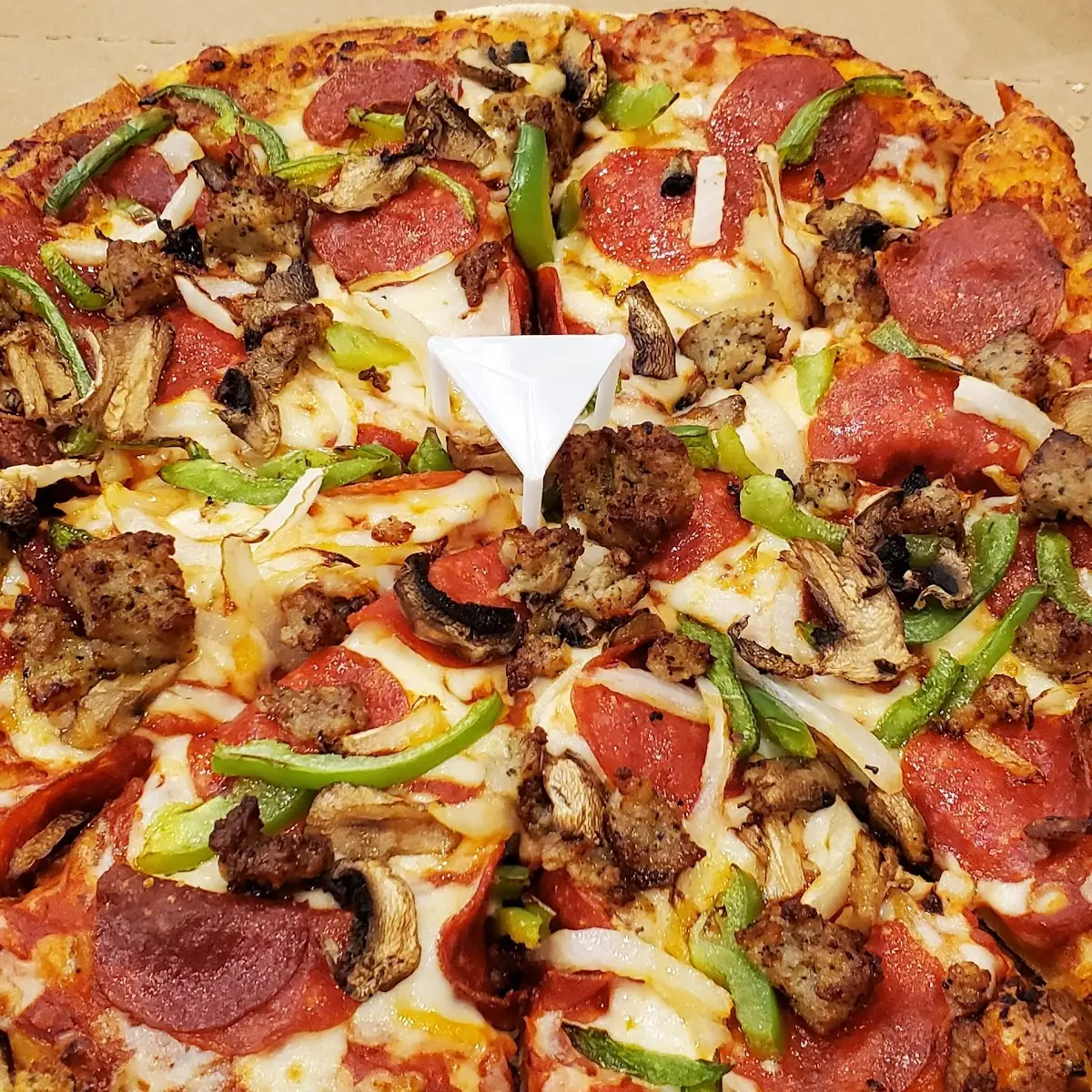 Deluxe Pizza