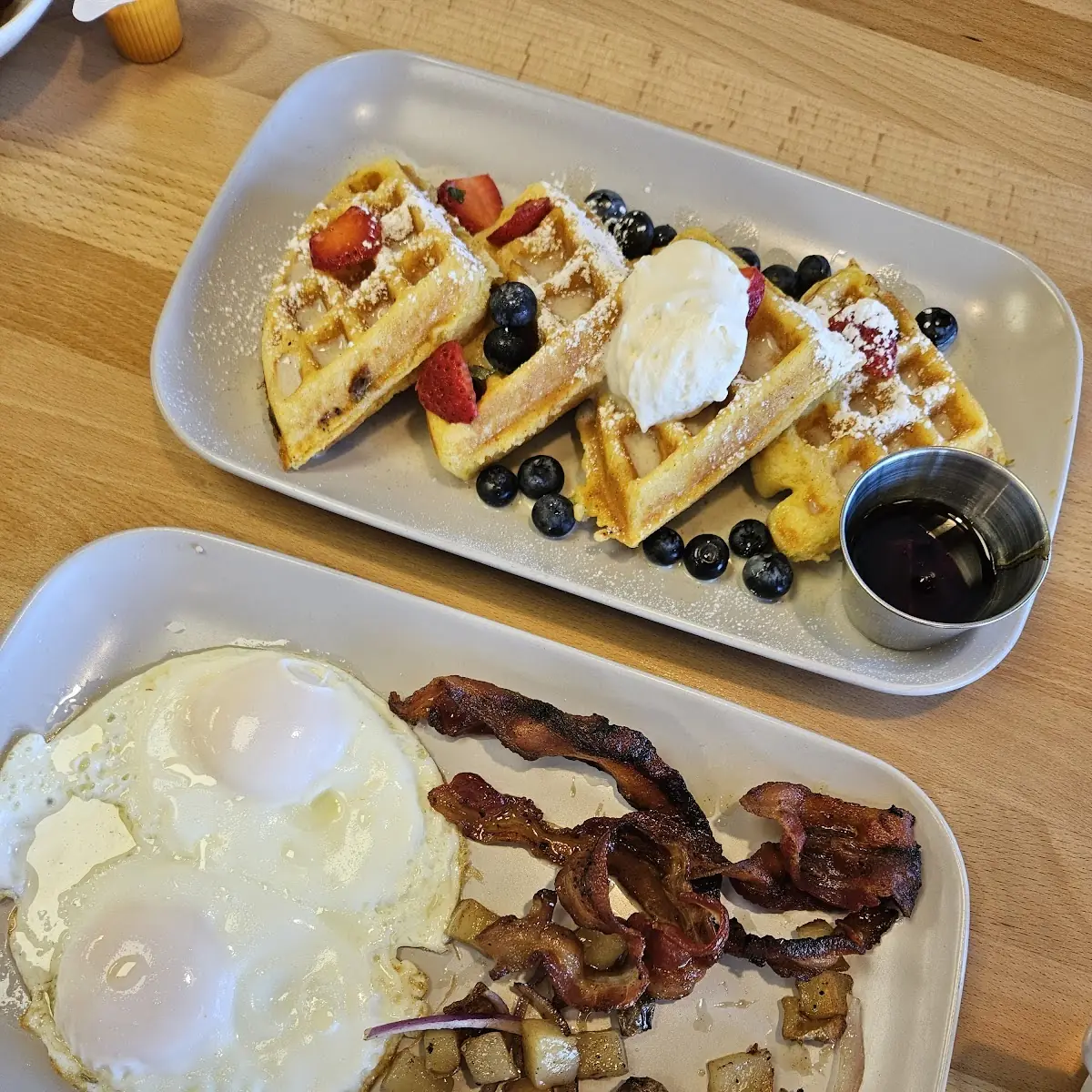 Tres Leche Maíz Waffle