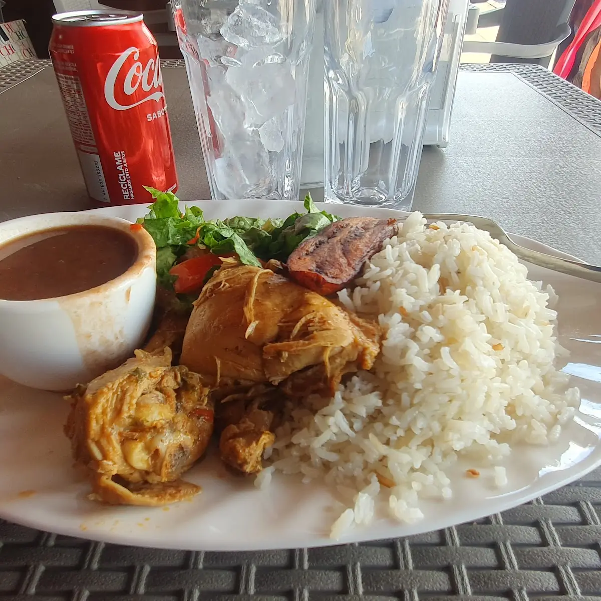 Pollo Guisado