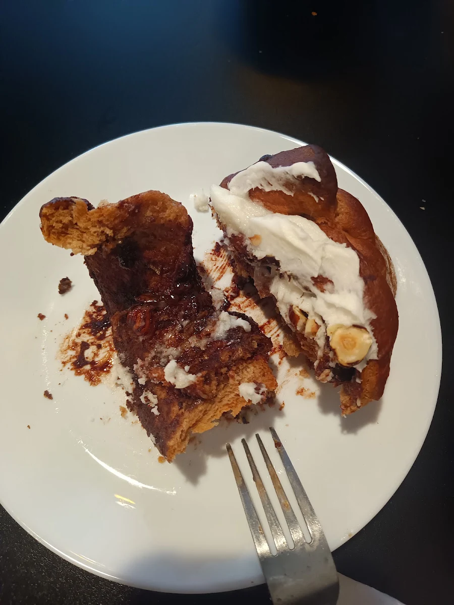 Cinnamon Bun, Jef's Café