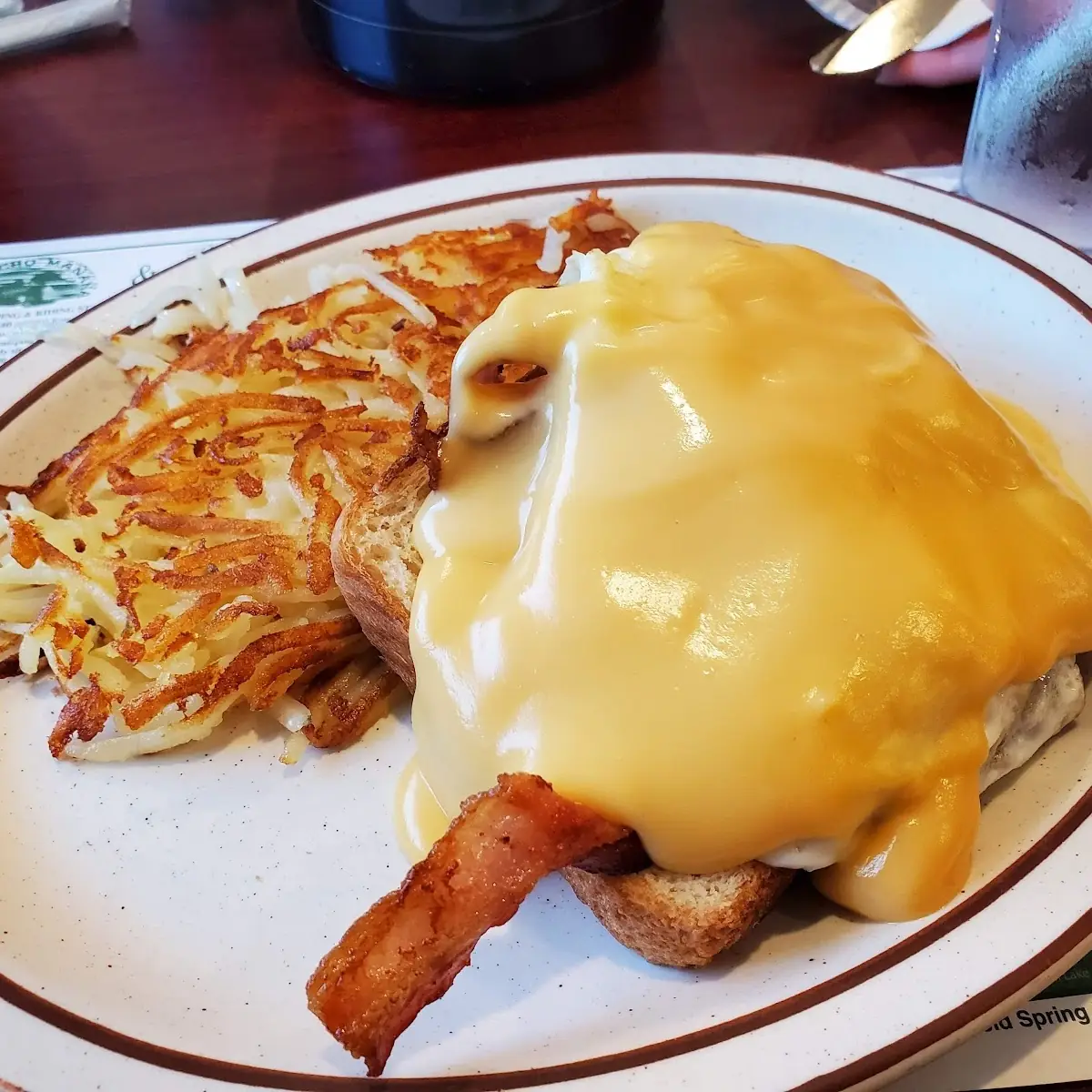 Texas Toast Bacon-N-Eggs Benedict