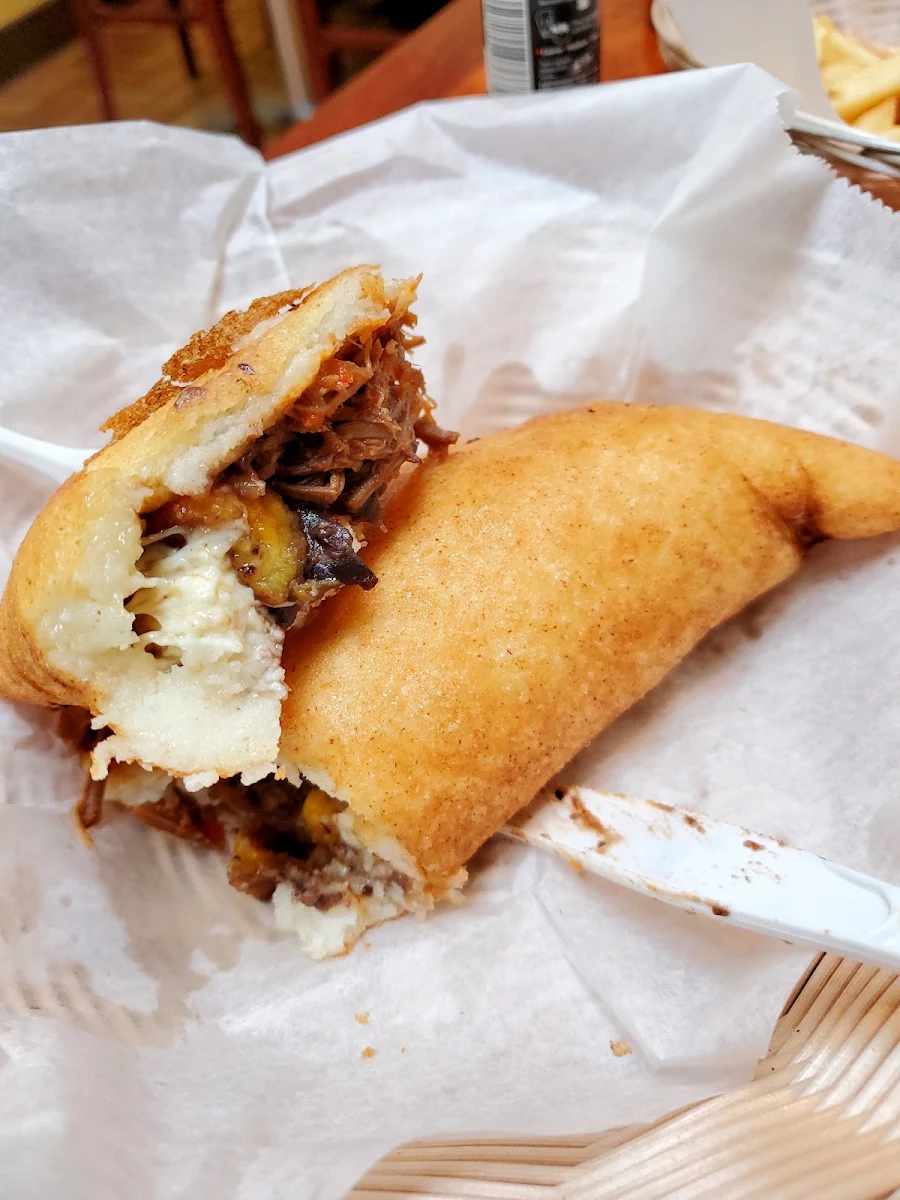 Empanada Pabellon