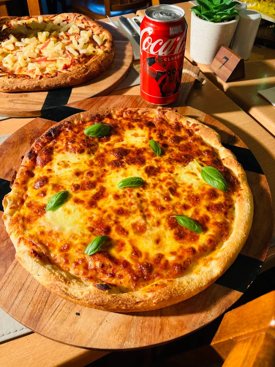 Highlights, Gavee's Kitchen & Pizzario