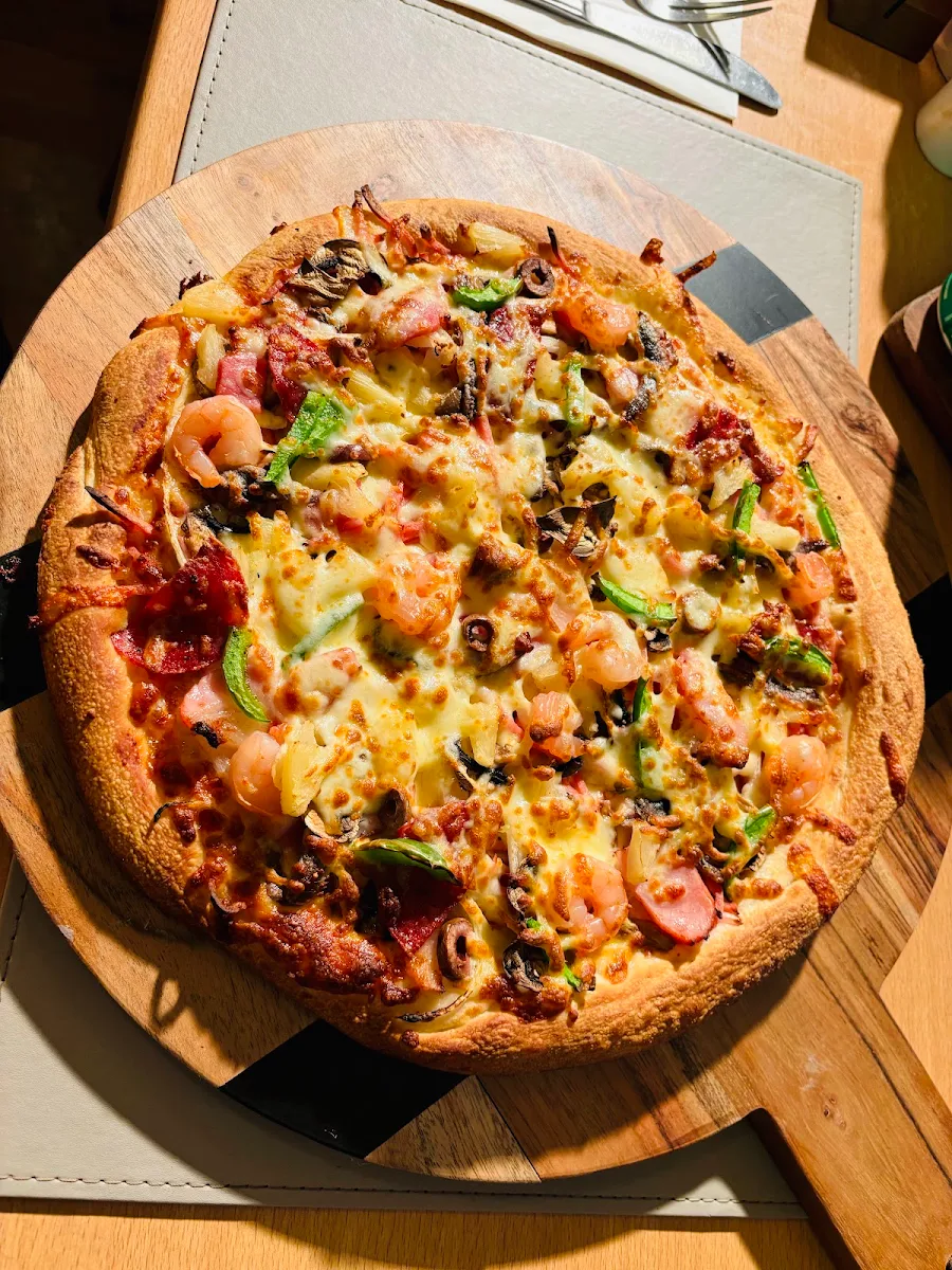 Highlights, Gavee's Kitchen & Pizzario