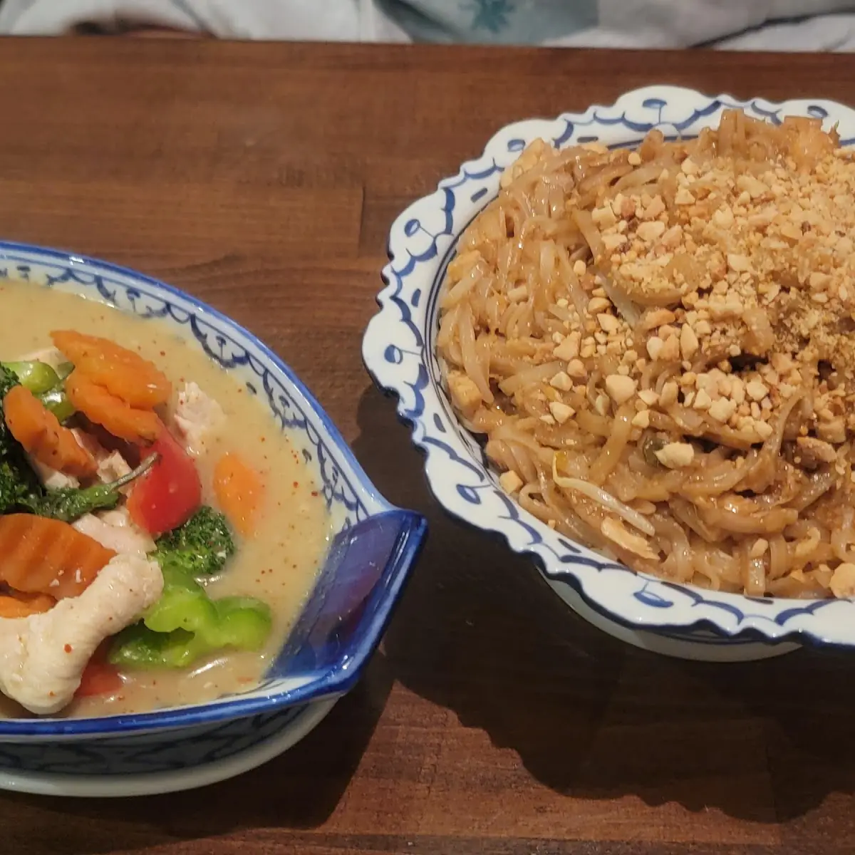 Green Curry Chicken & Pad Thai, Nakhon Thai Restaurant