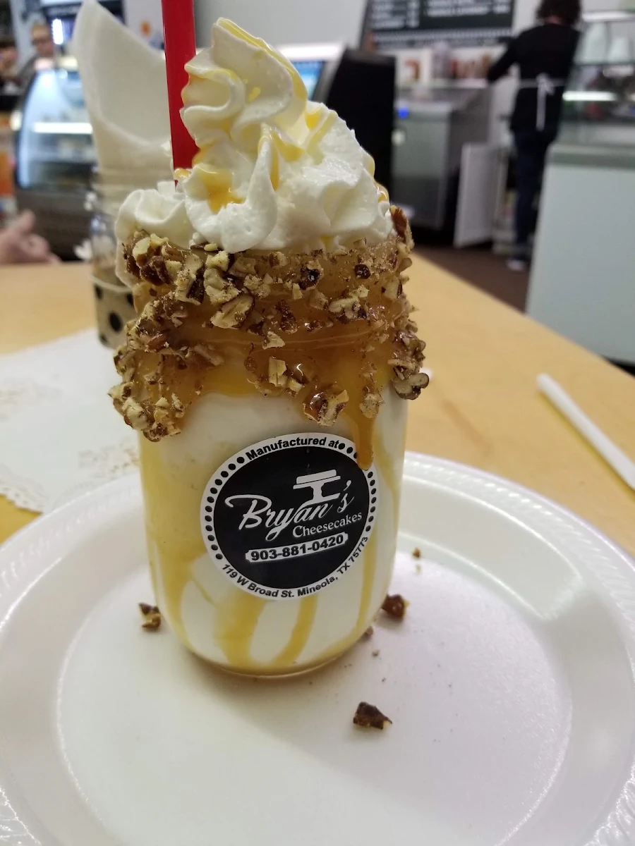 Vanilla Shake with Caramel and Pecans