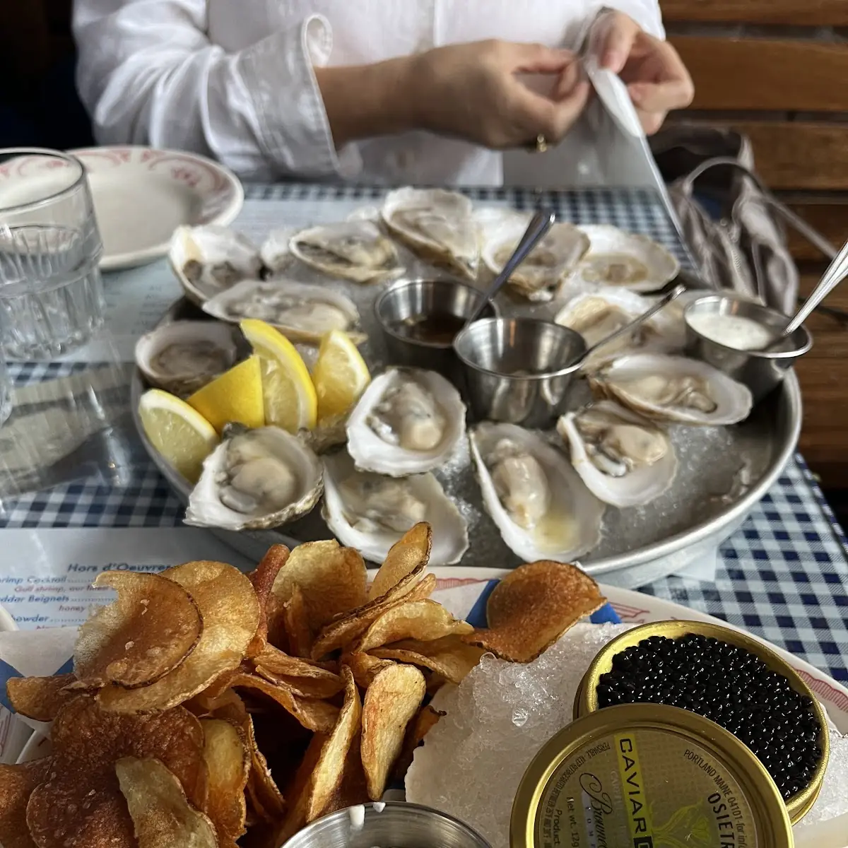 Fresh Oysters on Ice with Mignonette