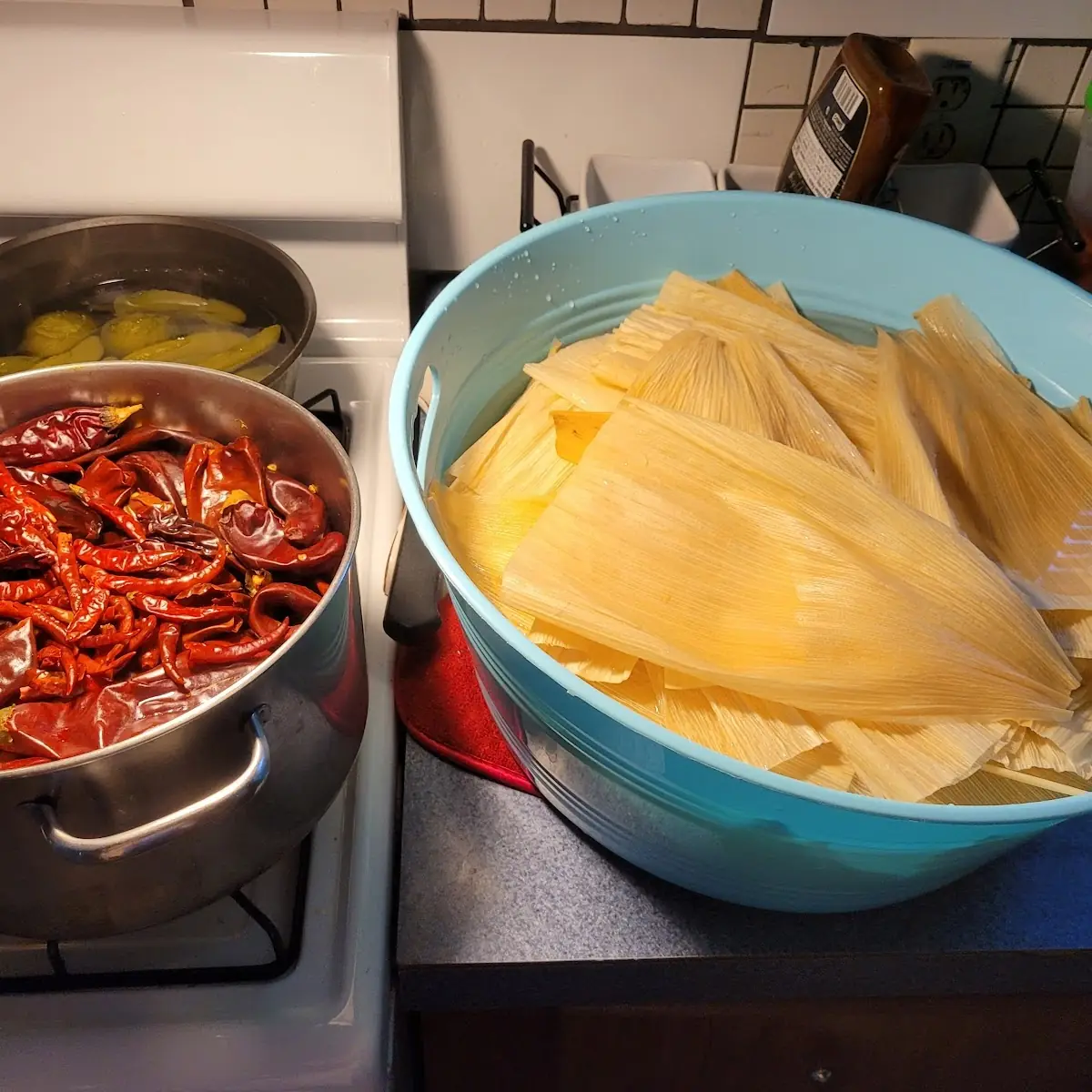 Hojas De Tamales Y Chile Colorado