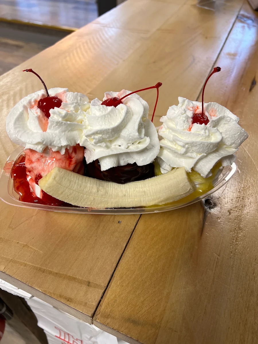 Classic Banana Split