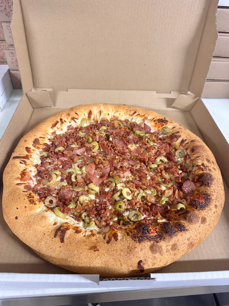Highlights, Pizza Miss Calgary - Pizza 2 pour 1