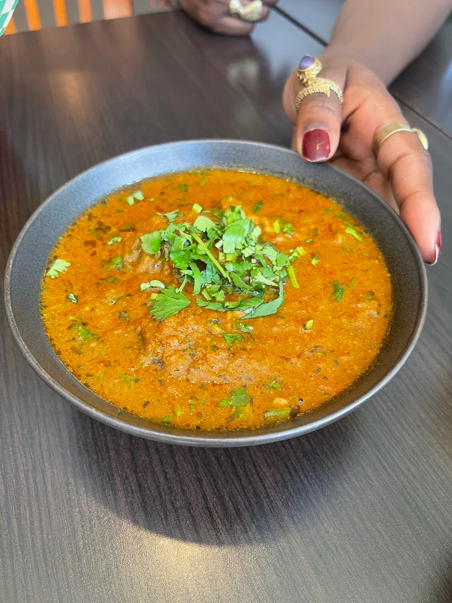 Lamb Curry, Thali King